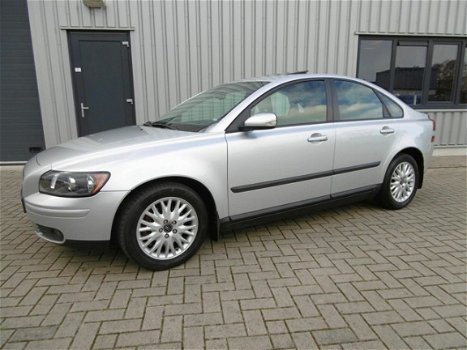 Volvo S40 - 2.4 Momentum Airco Clima Cruise Control Schuifdak - 1