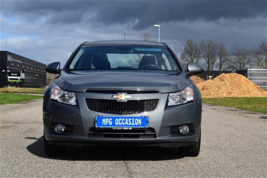 Chevrolet Cruze - 1.8 LT Navi, Climate, Cruise, PDC, Trekhaak - 1