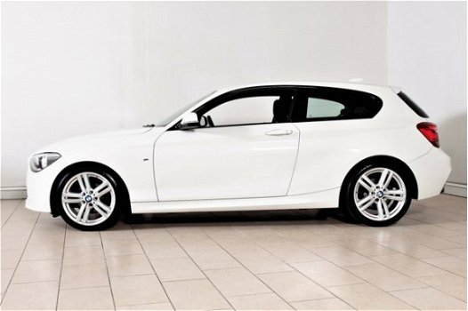 BMW 1-serie - 116i EXECUTIVE AUTOMAAT M-PAKKET NAVI SPORTSTOELEN PDC CRUISE XENON LMV18 1e EIGENAAR - 1