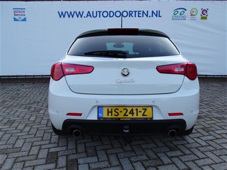 Alfa Romeo Giulietta - 2.0 JTDm Distinctive TREKHAAK-PDC - 1