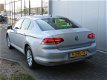 Volkswagen Passat - 1.4 TSI Comfortline LED koplampen Sportstoelen Keyless Navi Clima PDC Bluetooth - 1 - Thumbnail