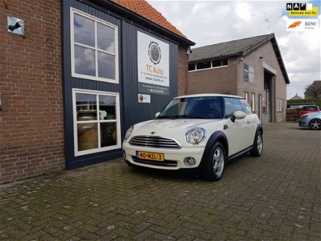 Mini Mini Cooper - 1.6 business line 2011 Kilometers N.A.P dealer onderhouden Airco - 1