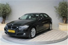 BMW 3-serie - 320i Luxury Line 2011/ NAP/ Cruise/ Clima/ Navi/ Elek ramen + Spiegels/ Leder/ Stuur b