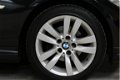 BMW 3-serie - 320i Luxury Line 2011/ NAP/ Cruise/ Clima/ Navi/ Elek ramen + Spiegels/ Leder/ Stuur b - 1 - Thumbnail