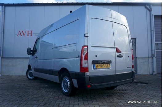 Renault Master - T33 2.3 dCi L2H2 Générique DC - 1