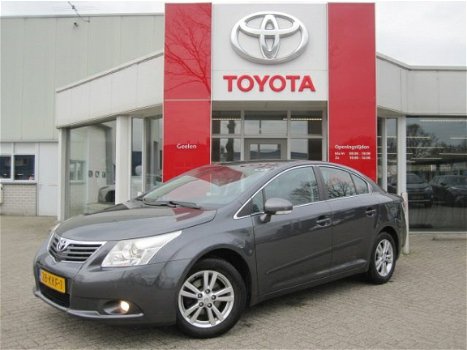 Toyota Avensis - 1.8 Luna, Navigatie, Trekhaak, Parkeersensoren - 1