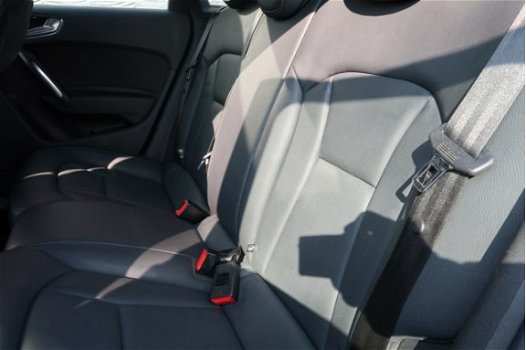 Audi A1 Sportback - 1.4 TFSI Pro Line S In zeer mooie staat dealer onderhouden 185 pk navigatie Incl - 1