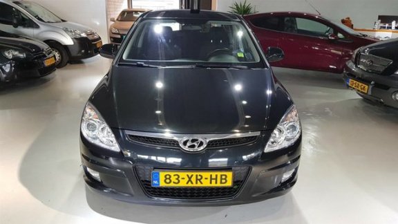 Hyundai i30 - 1.6i Dynamic Luxe CLIMATE/USB/IPOD/NAP/NL AUTO - 1