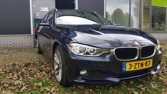 BMW 3-serie Touring - 316d Aut High Executive NL AUTO LEDER/NAVI/BI-XEN ON 6 MND GARANTIE - 1