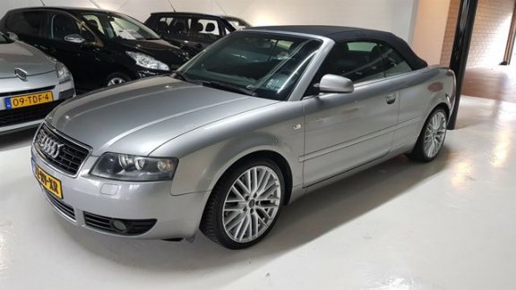 Audi A4 Cabriolet - 2.4 V6 Pro Line AUOTOMAAT NL AUTO NAP LEDER NAVI E LEKTRICH PAKKET CRUISE V.A. € - 1