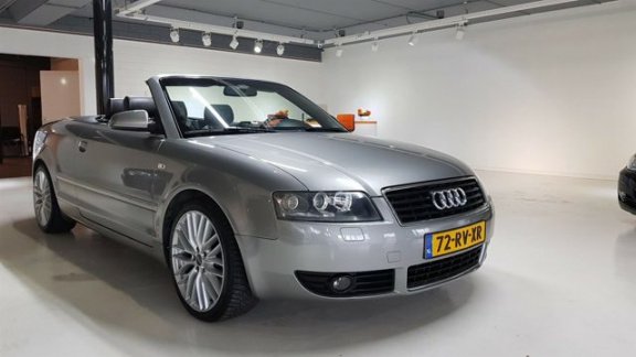 Audi A4 Cabriolet - 2.4 V6 Pro Line AUOTOMAAT NL AUTO NAP LEDER NAVI E LEKTRICH PAKKET CRUISE V.A. € - 1