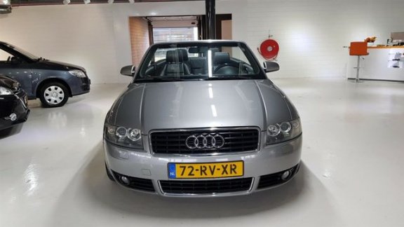 Audi A4 Cabriolet - 2.4 V6 Pro Line AUOTOMAAT NL AUTO NAP LEDER NAVI E LEKTRICH PAKKET CRUISE V.A. € - 1