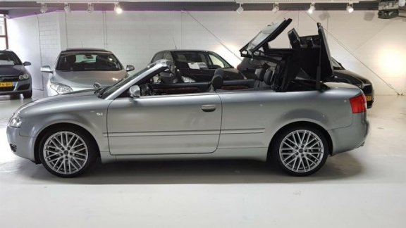 Audi A4 Cabriolet - 2.4 V6 Pro Line AUOTOMAAT NL AUTO NAP LEDER NAVI E LEKTRICH PAKKET CRUISE V.A. € - 1