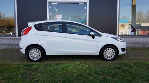 Ford Fiesta - 1.6 TDCi Style NAP NAVI/BLUETOOTH/USB/AIRCO/CRUISE 6 MND GARANTIE/1E EIGENAAR VA €134, - 1