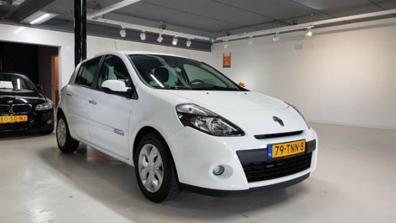 Renault Clio - 1.5 dCi Authentique NAP 6 MND GARANTIE CRUISE AIRC O NL AUTO APK 03/19 1E EIGENAAR V. - 1