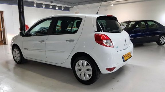 Renault Clio - 1.5 dCi Authentique NAP 6 MND GARANTIE CRUISE AIRC O NL AUTO APK 03/19 1E EIGENAAR V. - 1