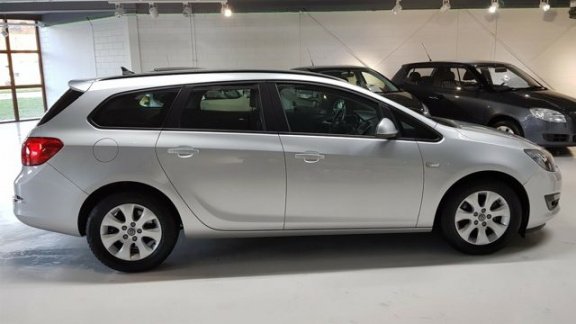 Opel Astra Sports Tourer - 1.7 CDTi Business +V.A €184 P/M NL AUTO NAP NAVI 6 MND GARANTIE BLUETOOTH - 1