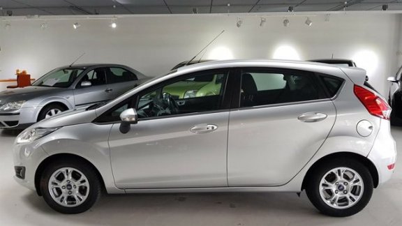 Ford Fiesta - 1.6 TDCi Titanium NAVI LED KEYLESS USB NAP 1E EIGE NAAR CRUISE - 1