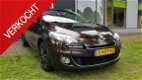 Renault Mégane Estate - 1.5 dCi Bose NAP NAVI LEDER KEYLESS XENON CAMERA S TOELVERWARMING NL AUTO - 1 - Thumbnail