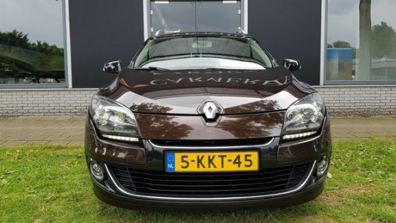 Renault Mégane Estate - 1.5 dCi Bose NAP NAVI LEDER KEYLESS XENON CAMERA S TOELVERWARMING NL AUTO - 1