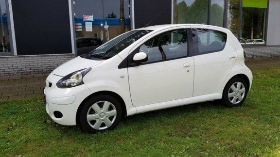 Toyota Aygo - 1.0-12V Comfort Navigator NAP DEALER OH AIRCO APK 07-19 - 1