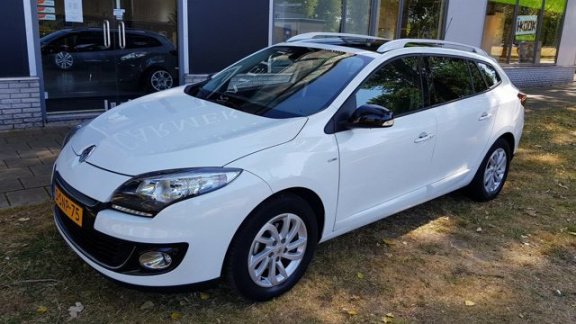 Renault Mégane Estate - 1.5 dCi Bose LED PANO LEDER CAMERA 1E EIGENAAR NA P V.A €140, - P/M - 1