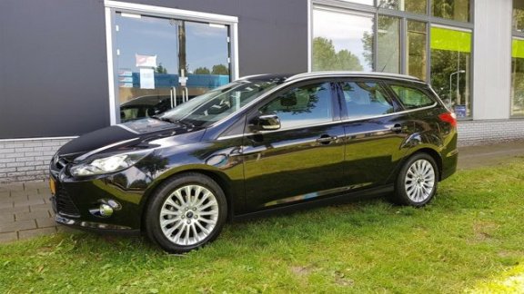 Ford Focus Wagon - 1.6 TDCi Titanium NAP NAVI KEYLESS TREKHAAK BLUETO OTH PDC CRUISE USB - 1