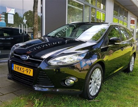 Ford Focus Wagon - 1.6 TDCi Titanium NAP NAVI KEYLESS TREKHAAK BLUETO OTH PDC CRUISE USB - 1