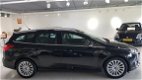 Ford Focus Wagon - 1.6 TDCi Titanium NAP NAVI KEYLESS TREKHAAK BLUETO OTH PDC CRUISE USB - 1 - Thumbnail