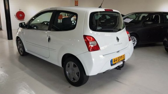 Renault Twingo - 1.2-16V Night & Day CRUISE AIRCO NWE DRIEM AUTOMA AT NAP V.A €92, - P/M - 1