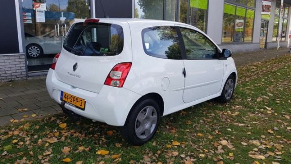 Renault Twingo - 1.2-16V Night & Day CRUISE AIRCO NWE DRIEM AUTOMA AT NAP V.A €92, - P/M - 1