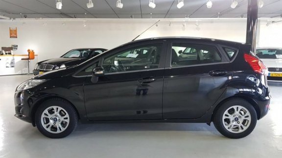 Ford Fiesta - 1.6 TDCi Titanium NAP NAVI KEYLESS LED CRUISE USB BLUETOOTH V.A €127, - P/M - 1