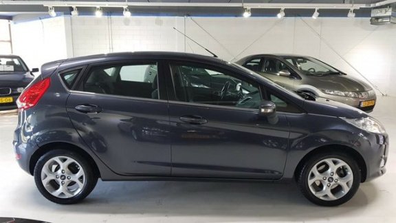 Ford Fiesta - 1.25 Titanium NWE DRIEM NAP CRUISE PARKEERSENSOREN - 1