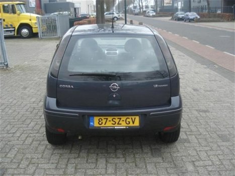 Opel Corsa - 1.2-16V Silverline - 1