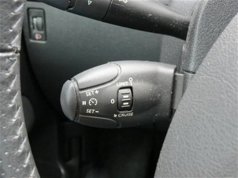 Peugeot 207 - 1.6 HDiF Première Volledig Dealer onderhouden Navigatie, Clima - 1