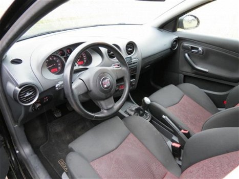 Seat Ibiza - 1.4-16V Sport Zeer nette IBIZA met JBL geluidinstallatie en bluetooth - 1