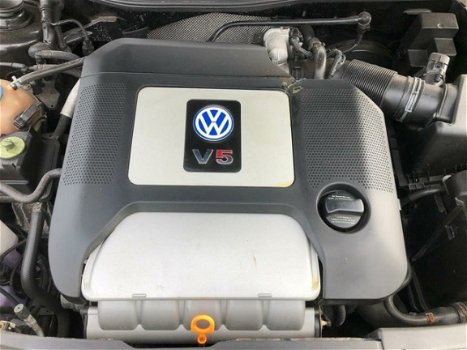 Volkswagen Golf - 2, 3 V5 Highline - 1