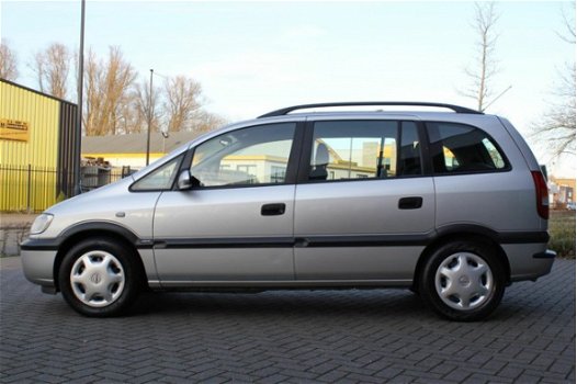 Opel Zafira - 1.6-16V Comfort - 1