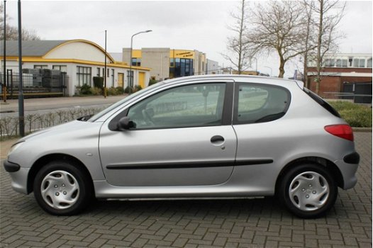 Peugeot 206 - 1.4 XR - 1