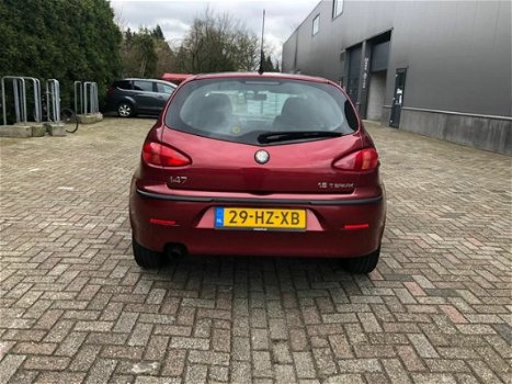 Alfa Romeo 147 - 1.6 T.Spark Distinctive Nieuw APK/Eerste Eigenaar/NAP - 1