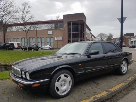 Jaguar XJ - 4.0 6 cilinder in lijn met Supercharger - 1