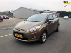 Ford Fiesta - 1.25 Titanium 1e EIG/ APK/ AIRCO/ LMV/ ZEER NETTE AUTO/ BOEKJES/ AUX/ RADIO/ CD