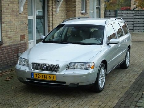 Volvo V70 - 2.0T Edition II Leder/PDC/Deal. ond./133DKM - 1