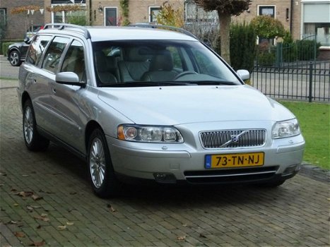 Volvo V70 - 2.0T Edition II Leder/PDC/Deal. ond./133DKM - 1