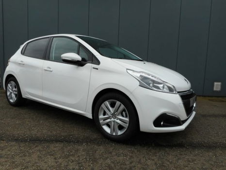 Peugeot 208 - 1.2 PureTech Signature Airco, Cruise, PDC, Bluetooth, Navi - 1