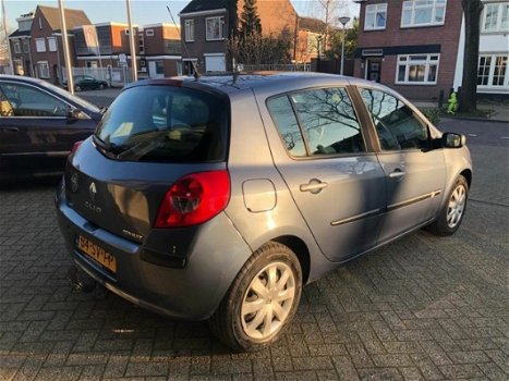 Renault Clio - 1.5 dCi Expression 5 DEURS/AIRCO/NAP APK 4-20 - 1