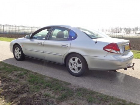 Ford Taurus - 3.0-24V V6 SE - 1