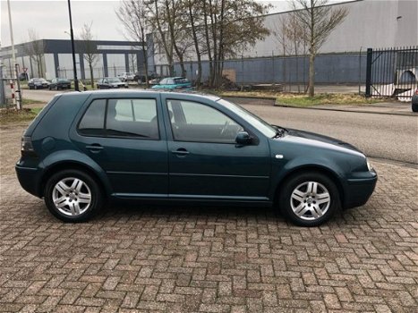 Volkswagen Golf - 1.9 TDI Highline - 1