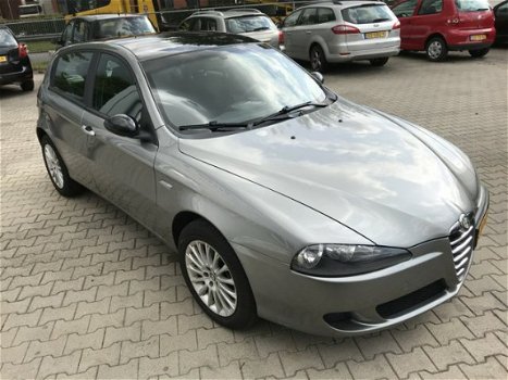 Alfa Romeo 147 - 1.9 JTD PROGRESSION - 1