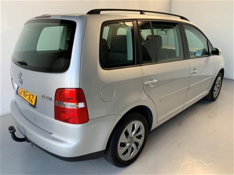 Volkswagen Touran - 1.6-16V FSI Airco Trekhaak Cruise control - 1